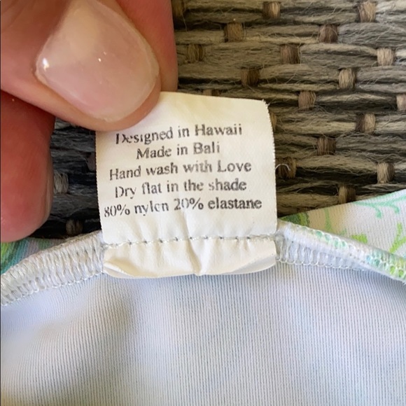 Kimi & Li Puff Sleeve Rash Guard Paisley - Picture 7 of 7